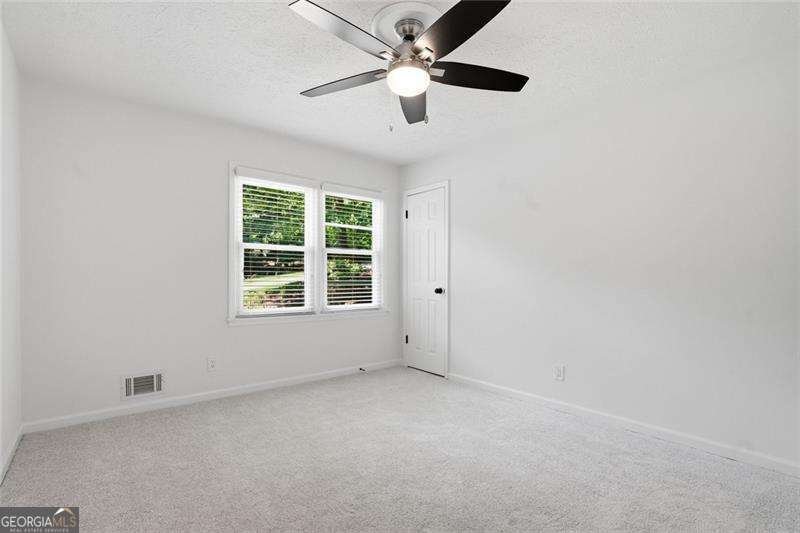 408 Riverlake Court Woodstock - Photo 18