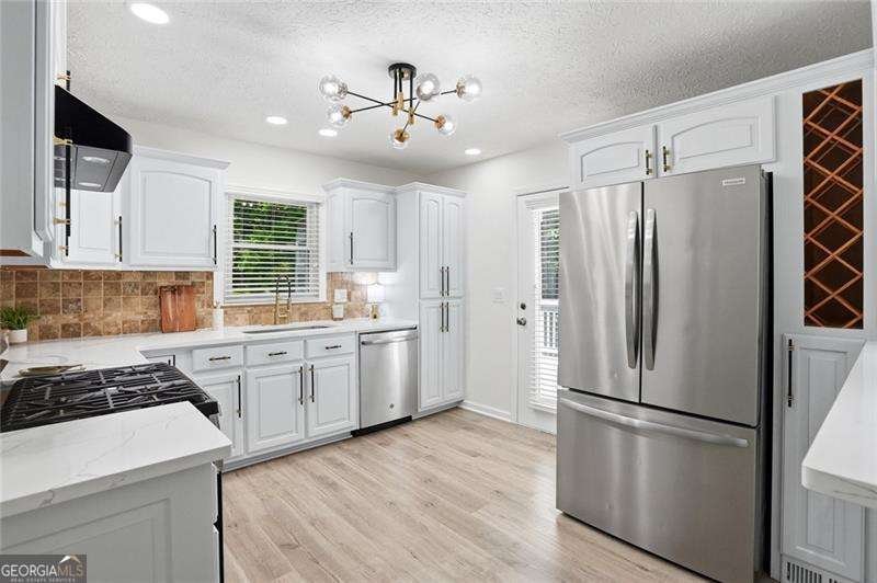 408 Riverlake Court Woodstock - Photo 7