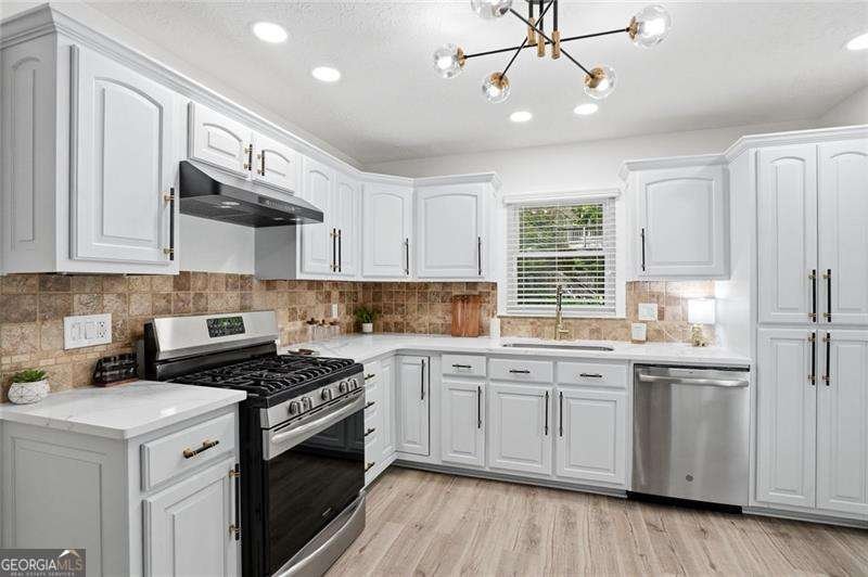 408 Riverlake Court Woodstock - Photo 8