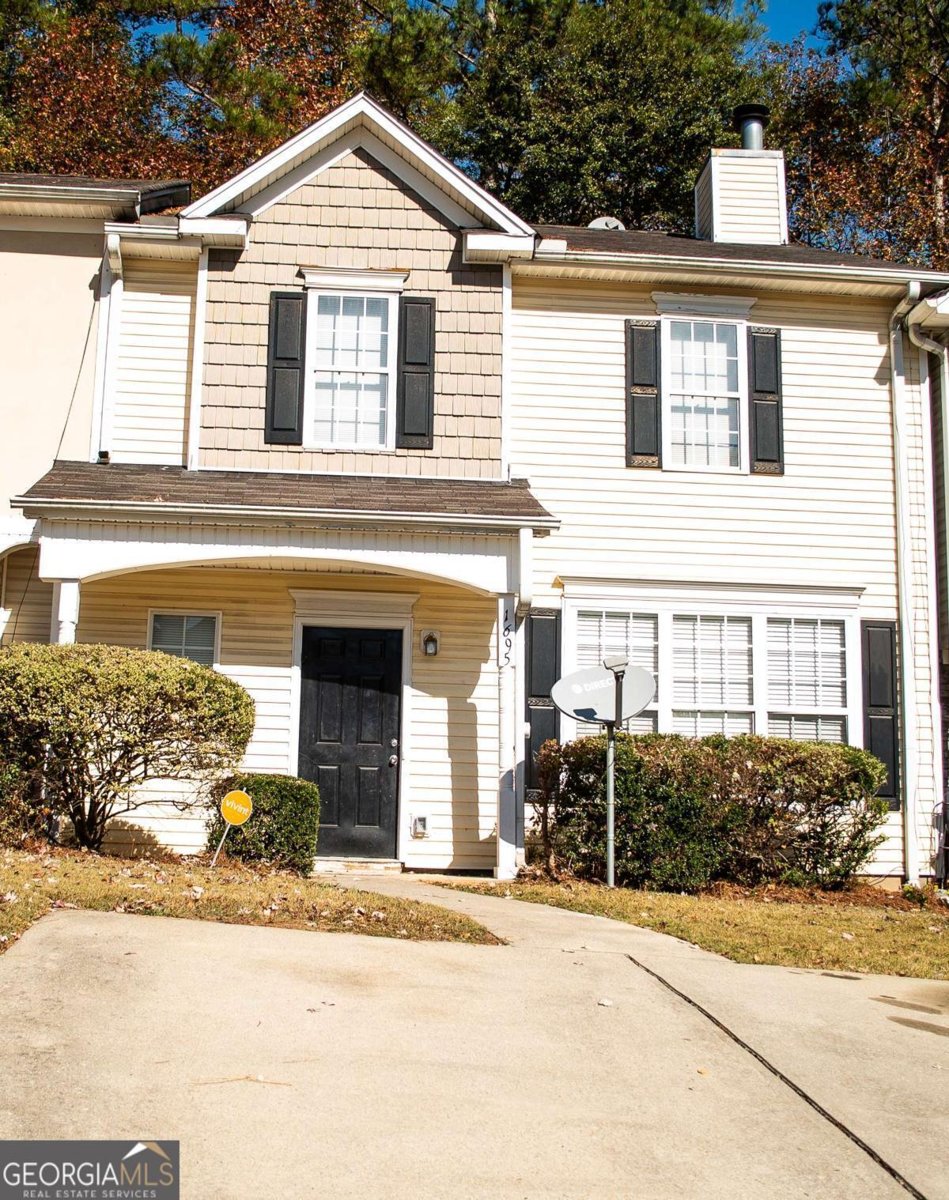 1695 Camden Forrest Way Riverdale - main photo