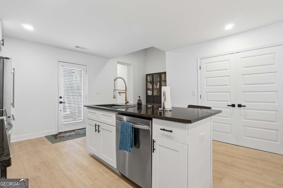 166 Burbank Drive Atlanta - Photo 7
