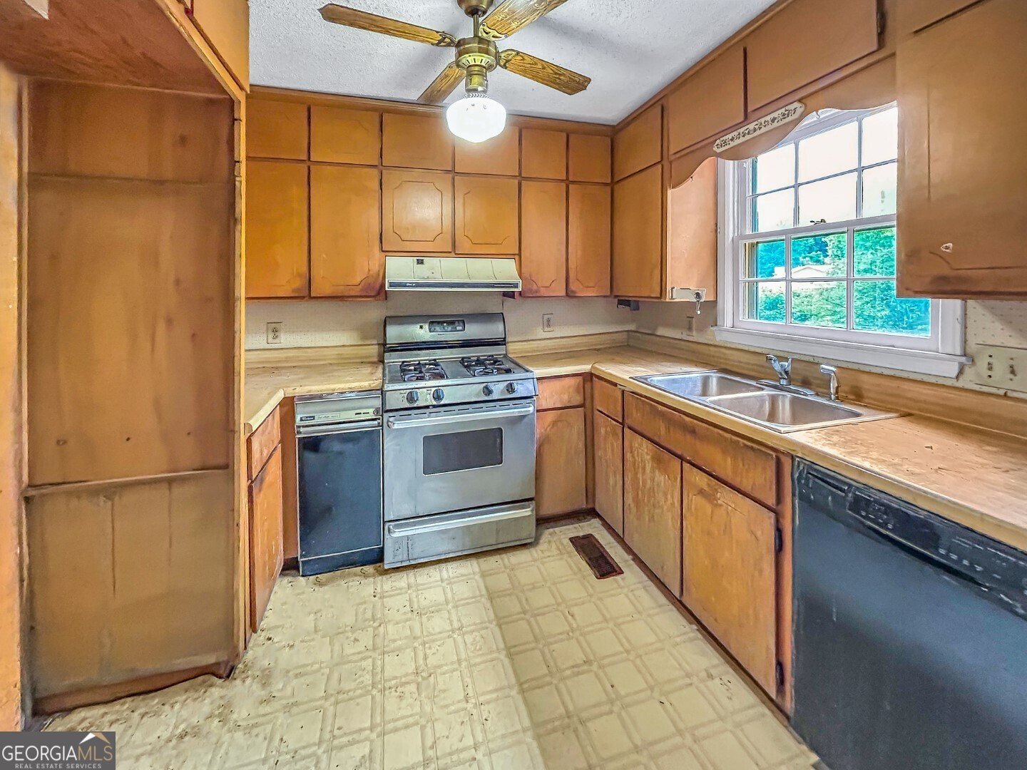 411 Edgewater Circle Macon - Photo 15