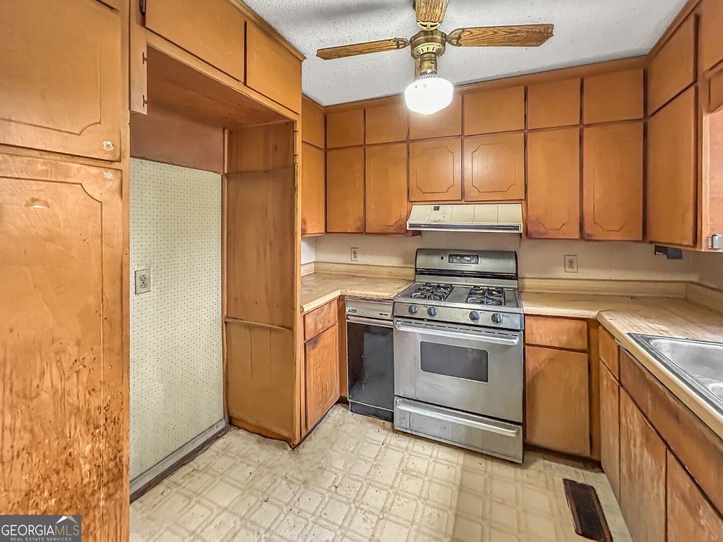 411 Edgewater Circle Macon - Photo 16