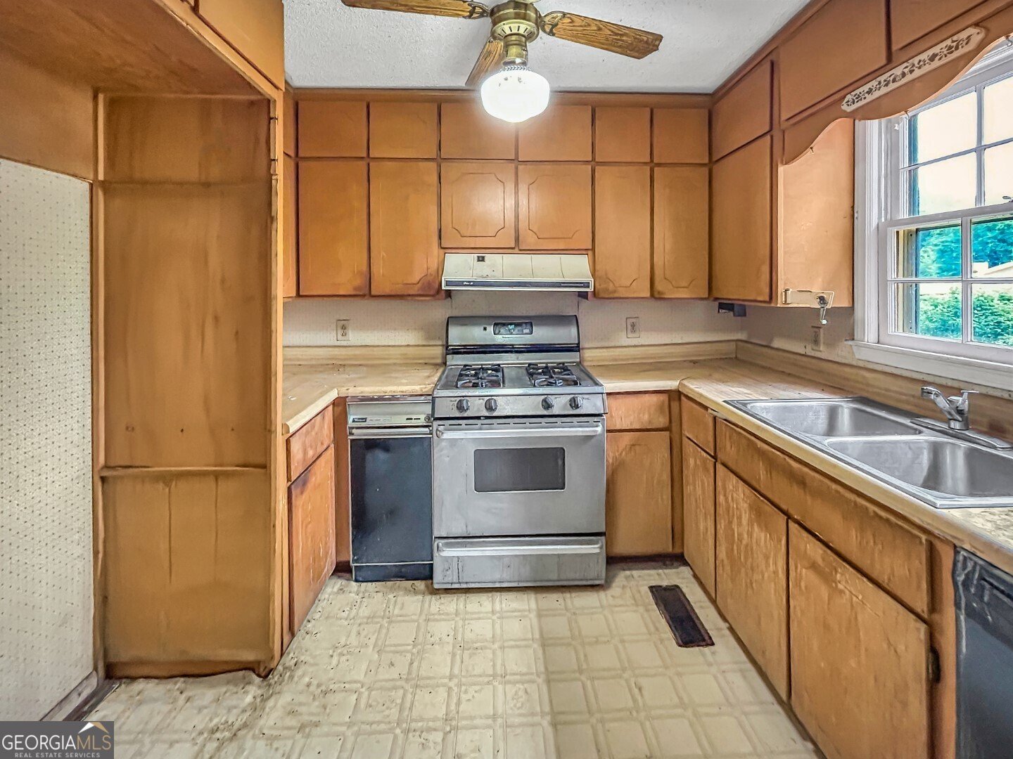 411 Edgewater Circle Macon - Photo 17