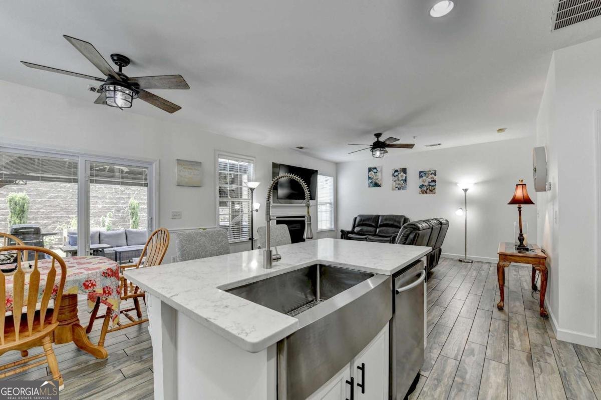 3329 Castleberry Village Circle Cumming - Photo 7