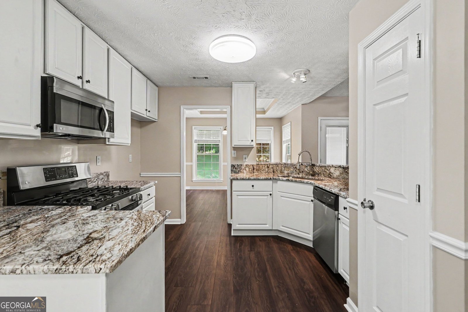 35 Wenham Lane Sharpsburg - Photo 12