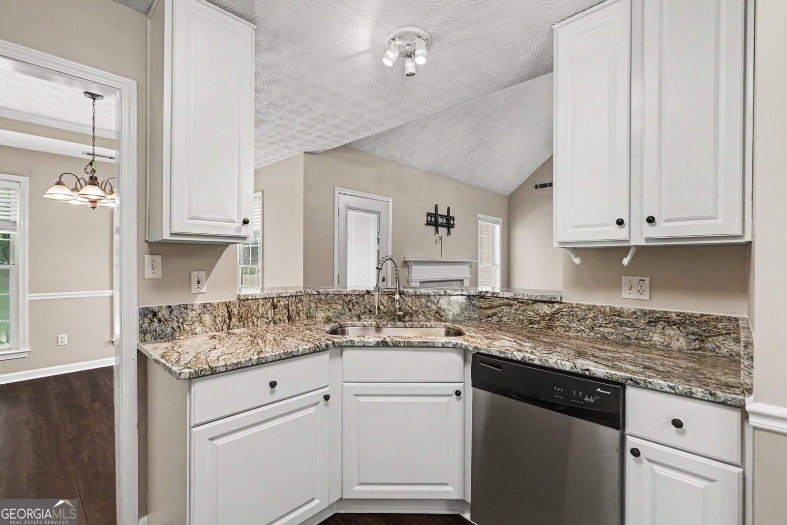 35 Wenham Lane Sharpsburg - Photo 14