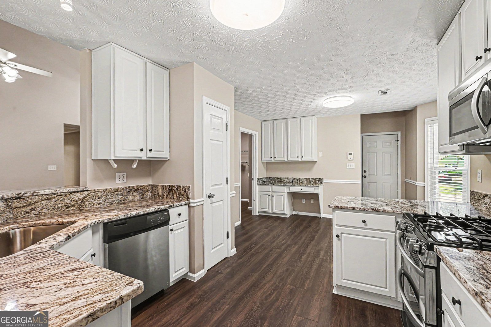 35 Wenham Lane Sharpsburg - Photo 15