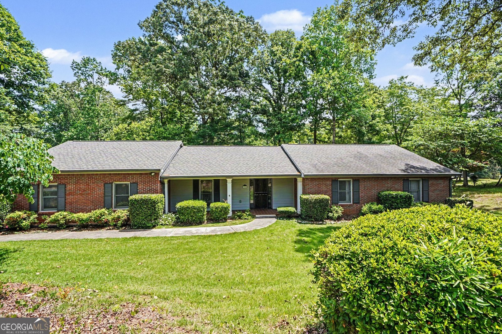 100 Springridge Court Peachtree City - main photo
