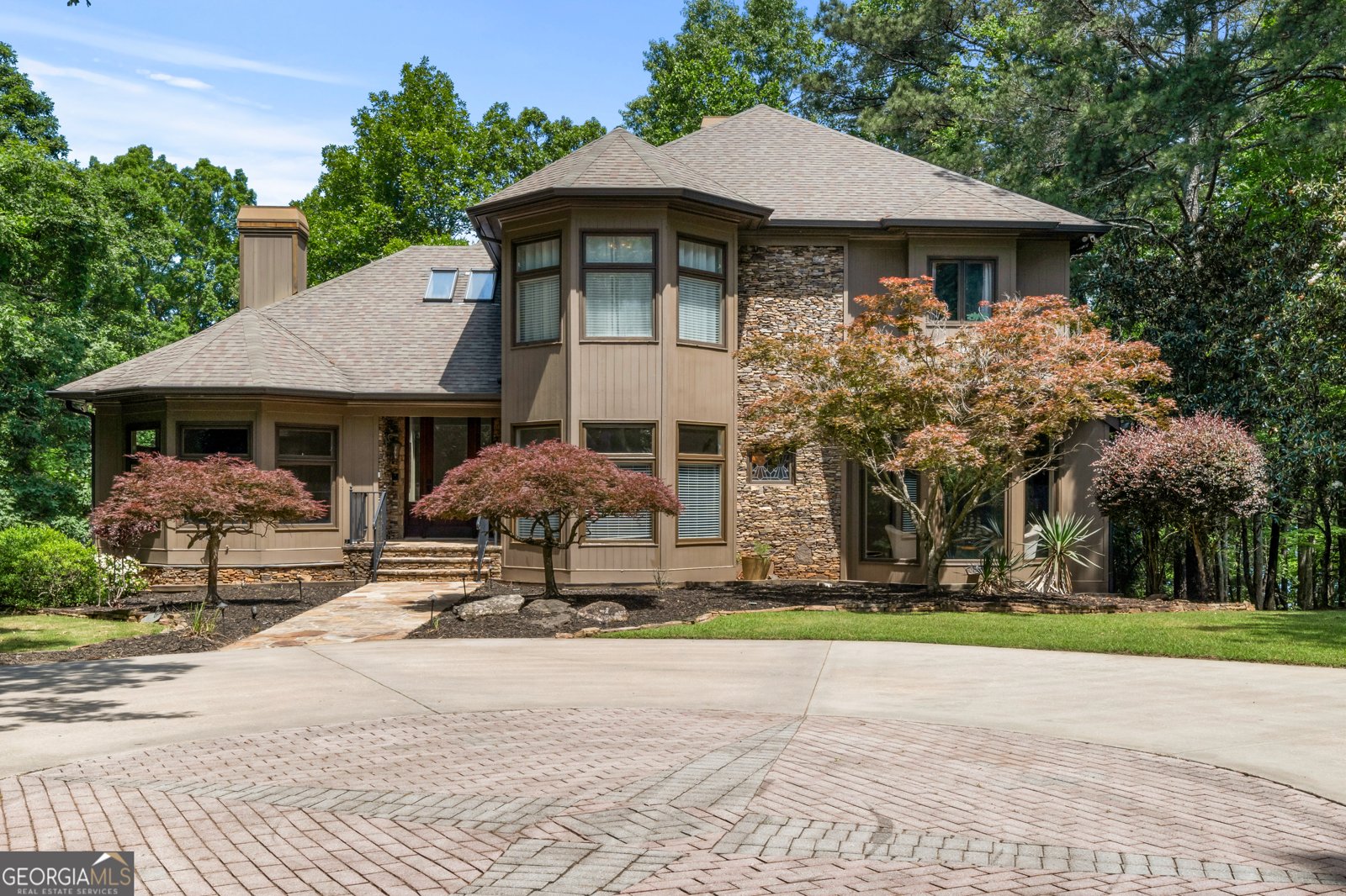 6525 Cox Drive Flowery Branch - main photo