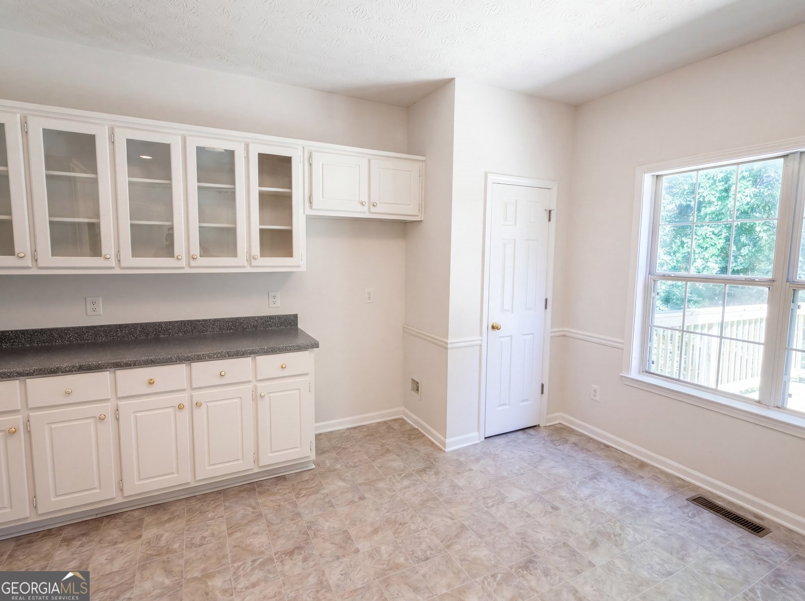 170 Rosewood Circle Covington - Photo 10