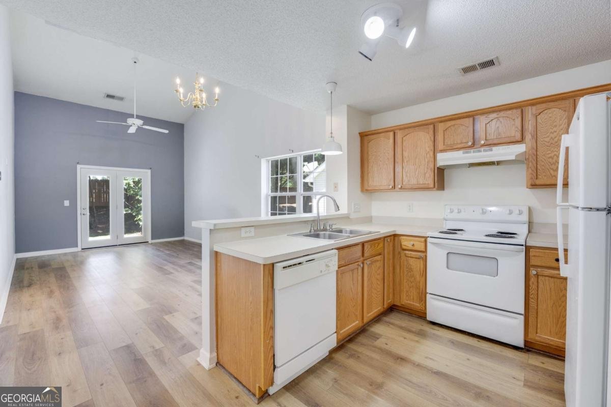 121 Fox Creek Drive Woodstock - Photo 11