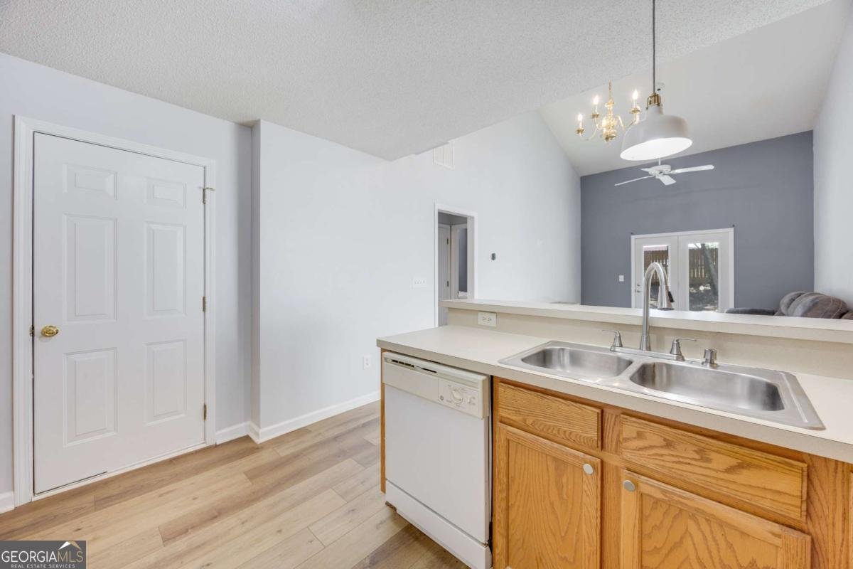 121 Fox Creek Drive Woodstock - Photo 13