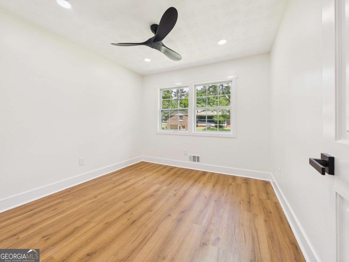 6740 Tell Road Fairburn - Photo 15