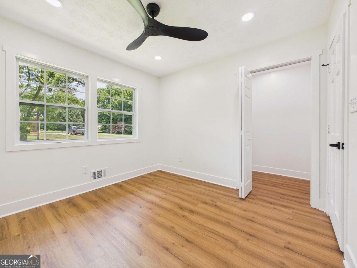 6740 Tell Road Fairburn - Photo 16