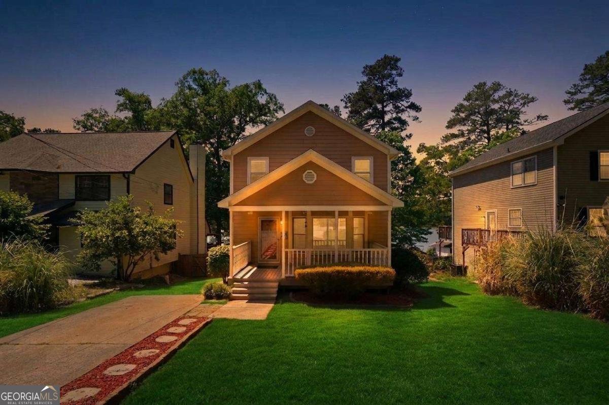 8712 Lake Drive Snellville - main photo