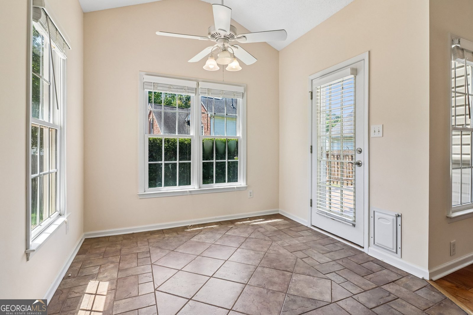 105 Woodbrooke Court Fayetteville - Photo 8