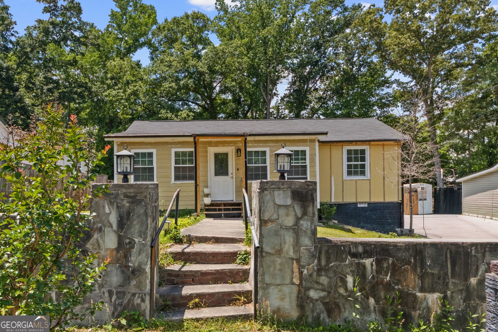 198 Joe Louis Drive Atlanta - main photo
