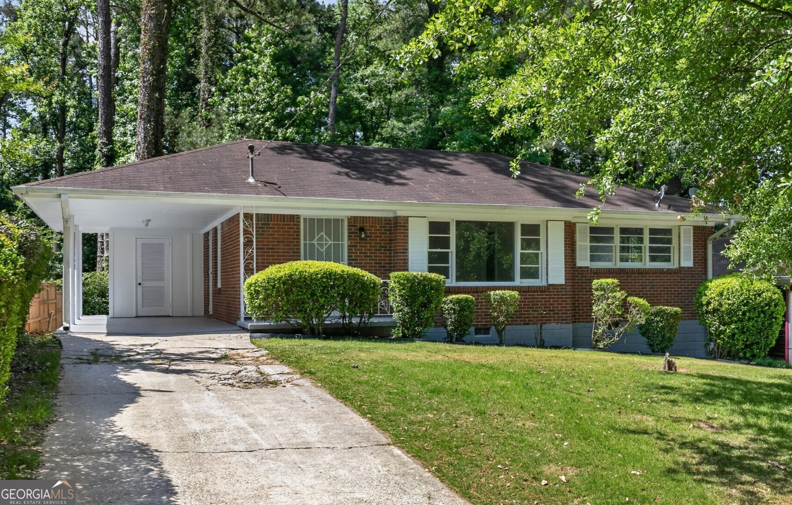 2712 Loghaven Drive Atlanta - main photo