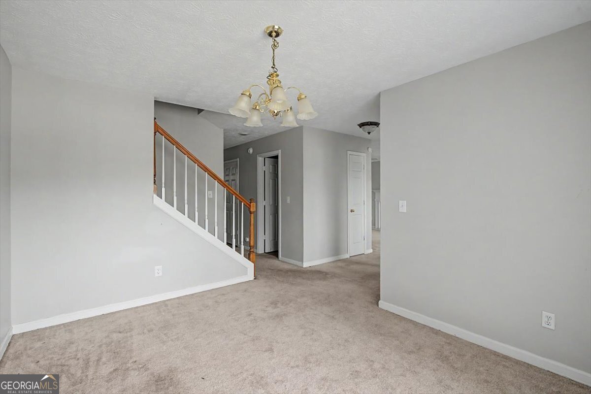228 Kensington Trace Stockbridge - Photo 10