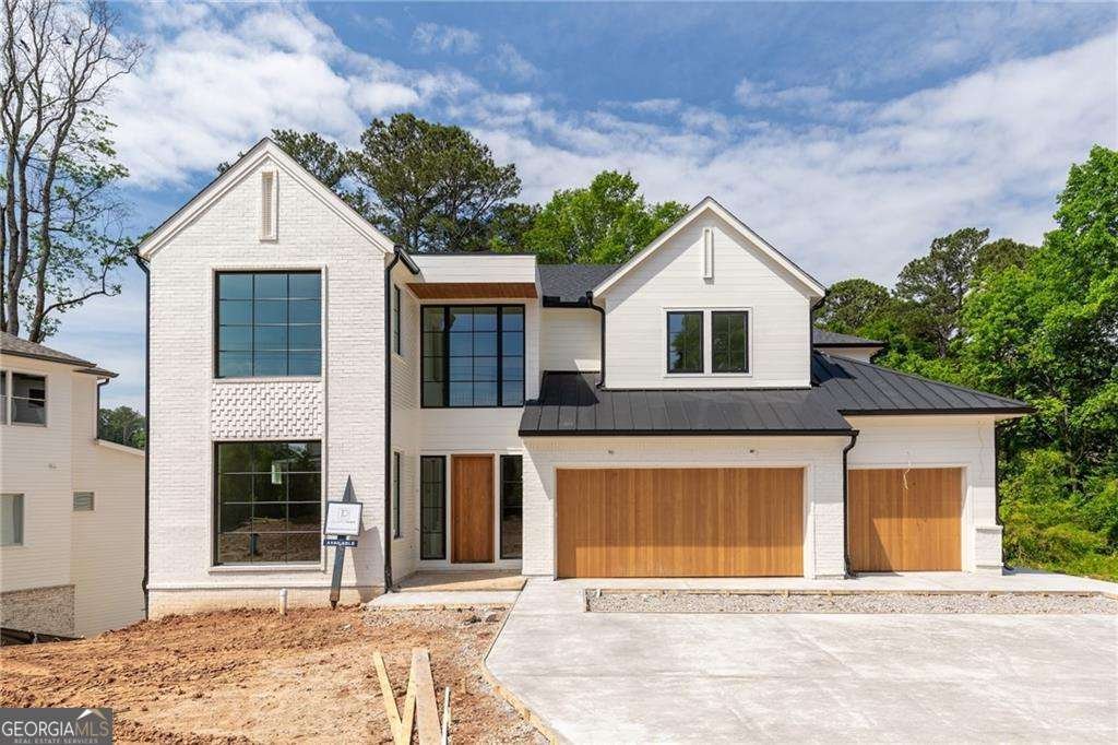 10910 Woodstock Road Roswell - main photo