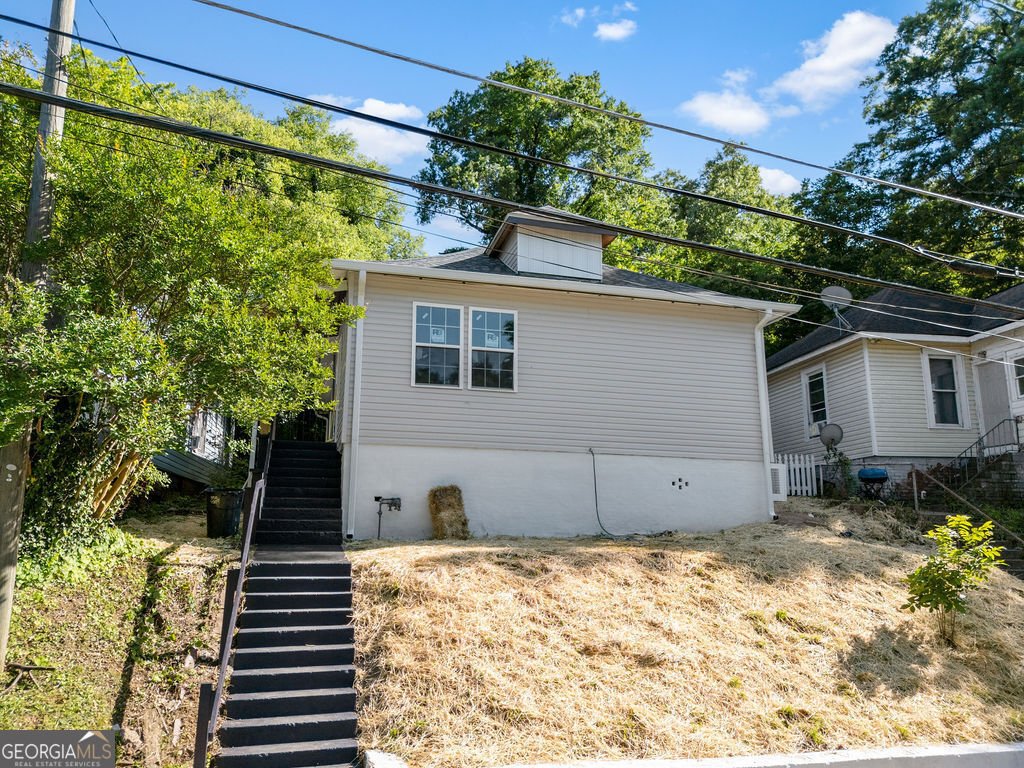 11 Butler Street Rome - main photo