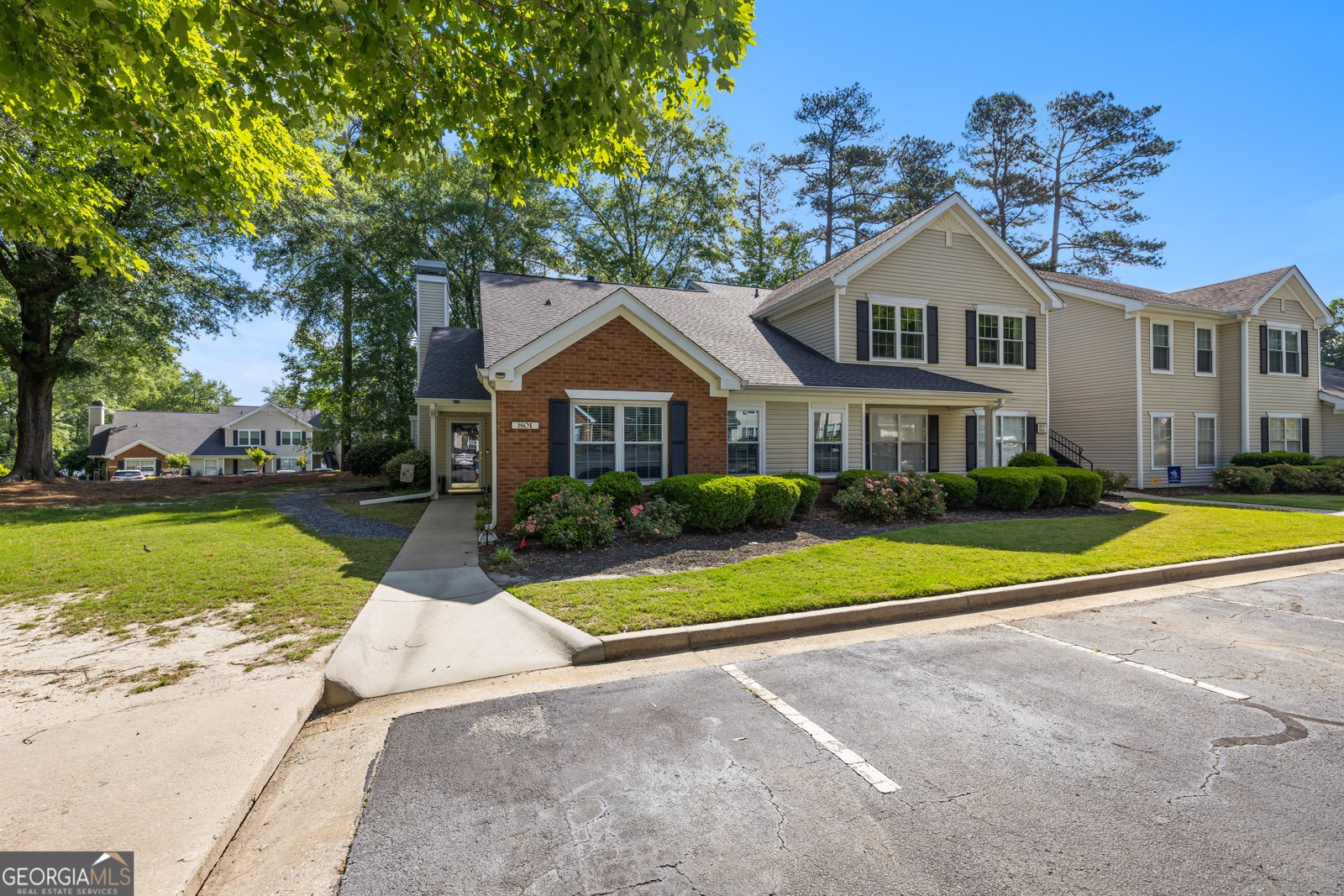 801 Ridgelake Drive Peachtree City - main photo