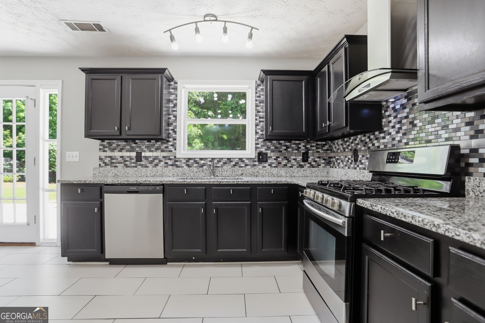 1241 Pine Acre Drive Sugar Hill - Photo 12