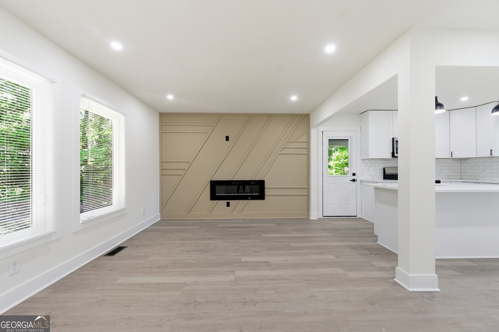 2866 Lancaster Drive East Point - Photo 11