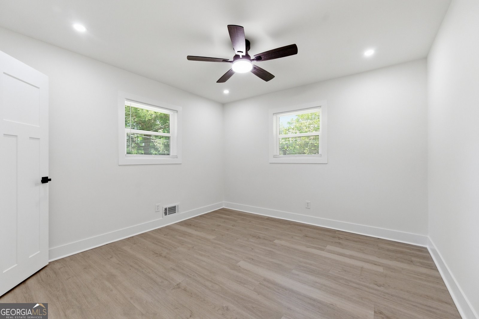 2866 Lancaster Drive East Point - Photo 16