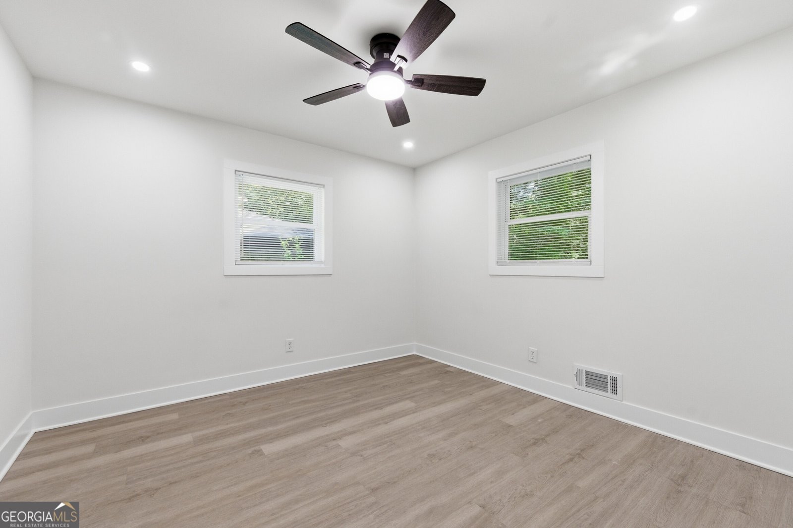 2866 Lancaster Drive East Point - Photo 22