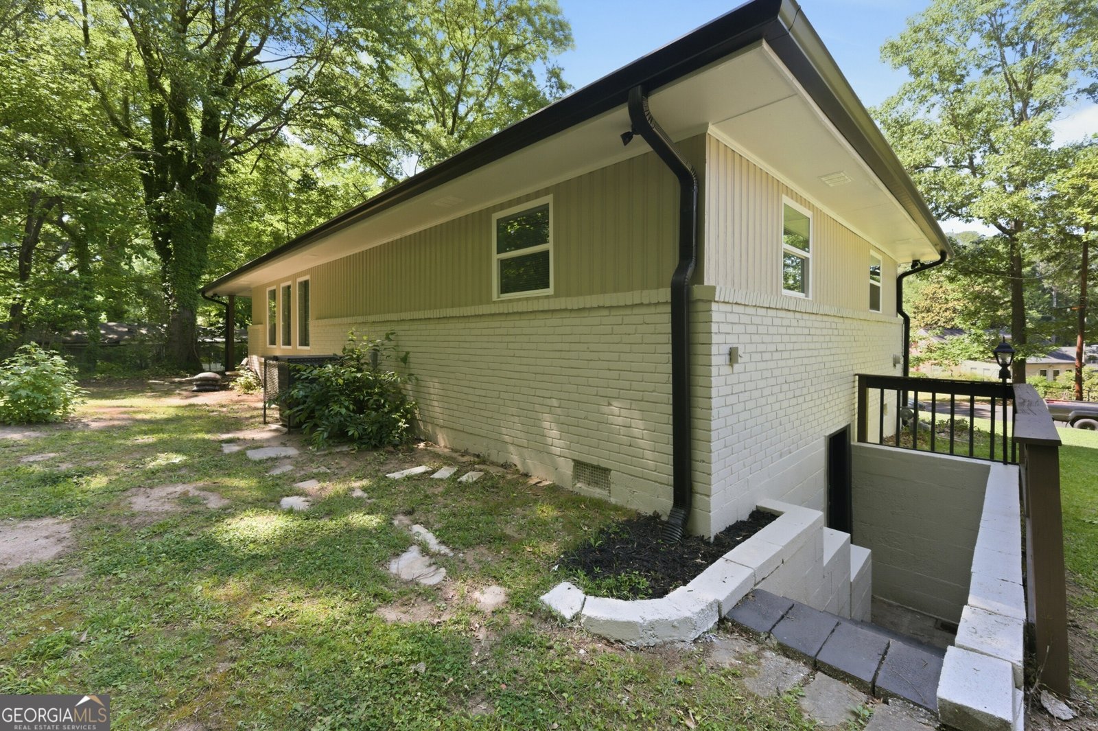 2866 Lancaster Drive East Point - Photo 31
