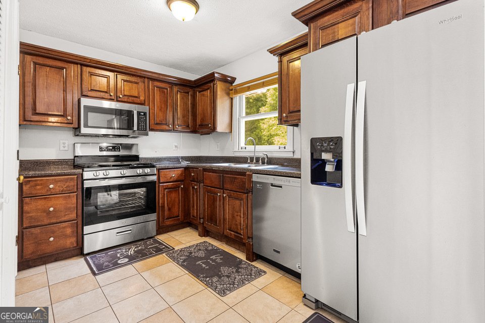 1631 Rose Garden Lane Loganville - Photo 8