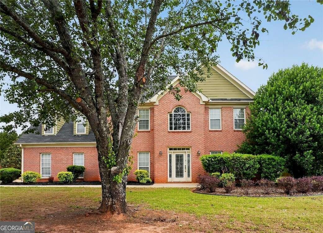 200 Essex Place Ellenwood - main photo