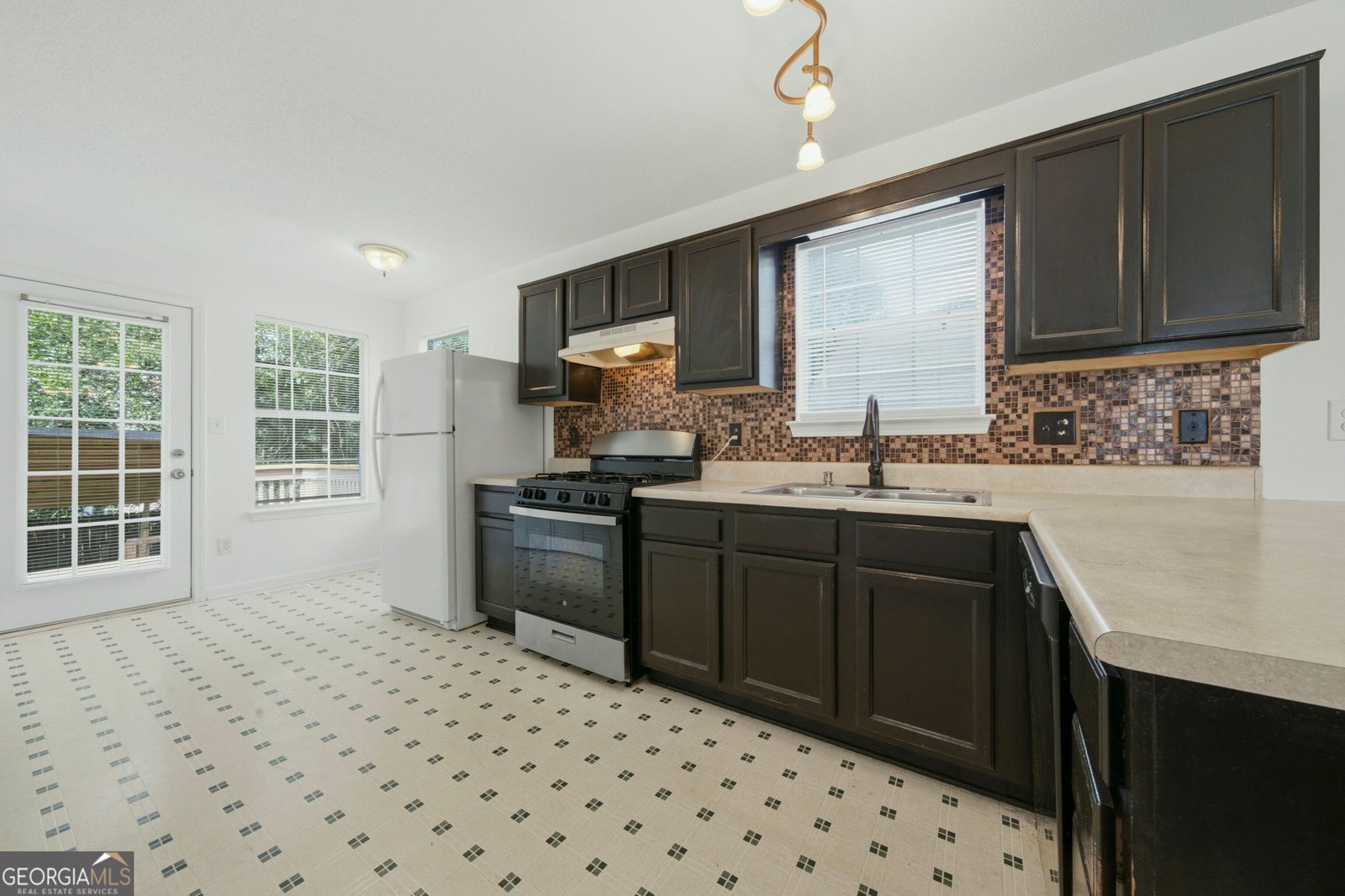 1596 Wembley Drive Douglasville - Photo 10