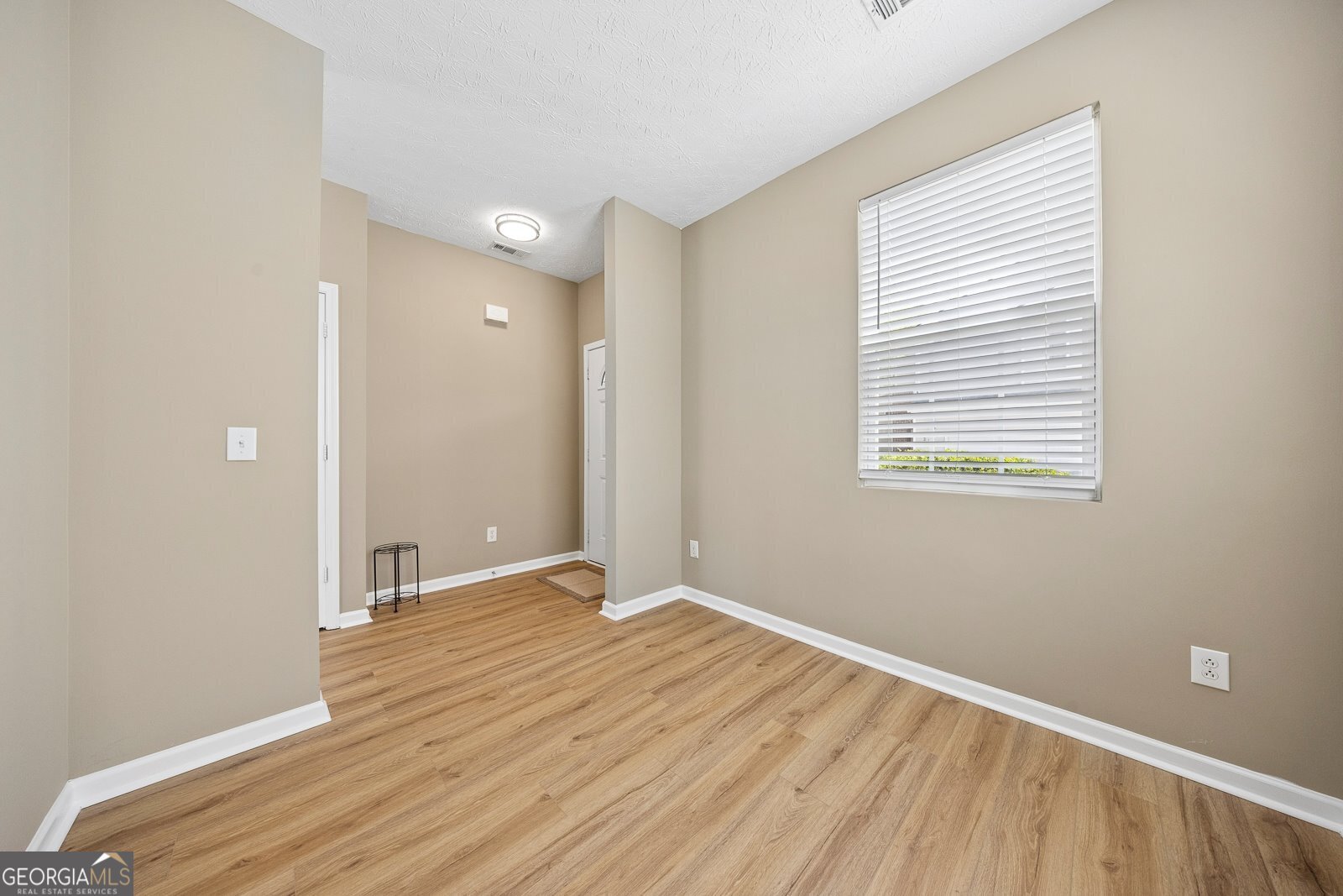 214 Hiawassee Drive Woodstock - Photo 6