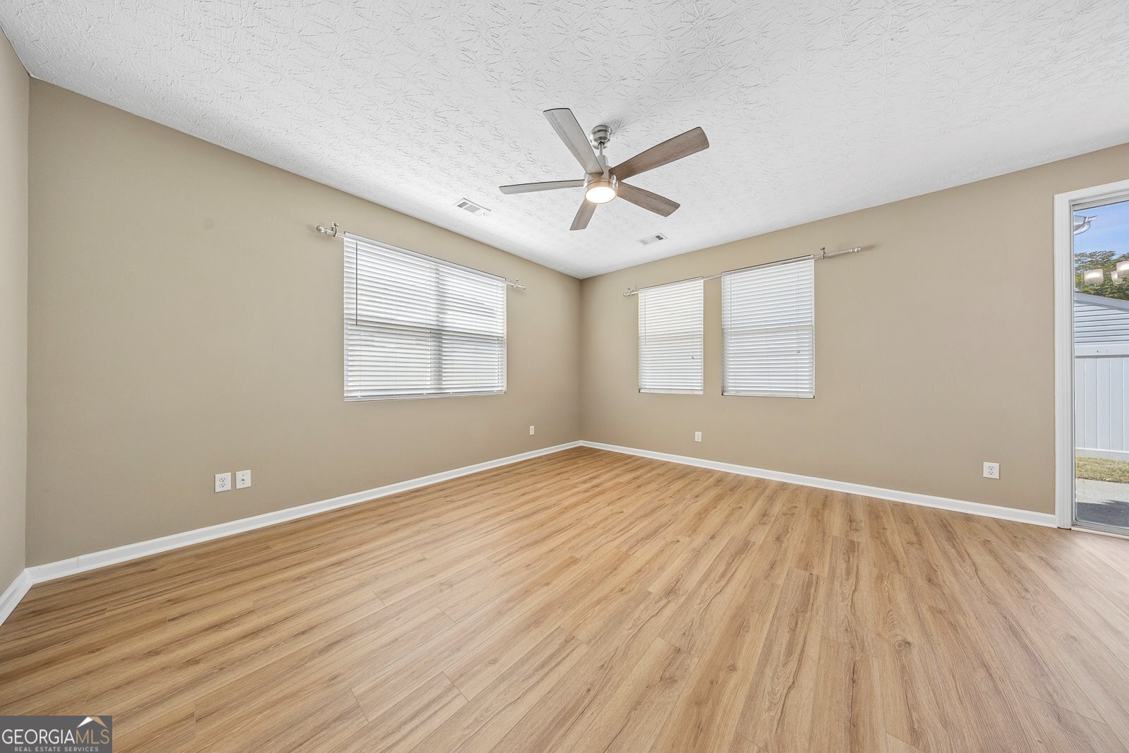 214 Hiawassee Drive Woodstock - Photo 7