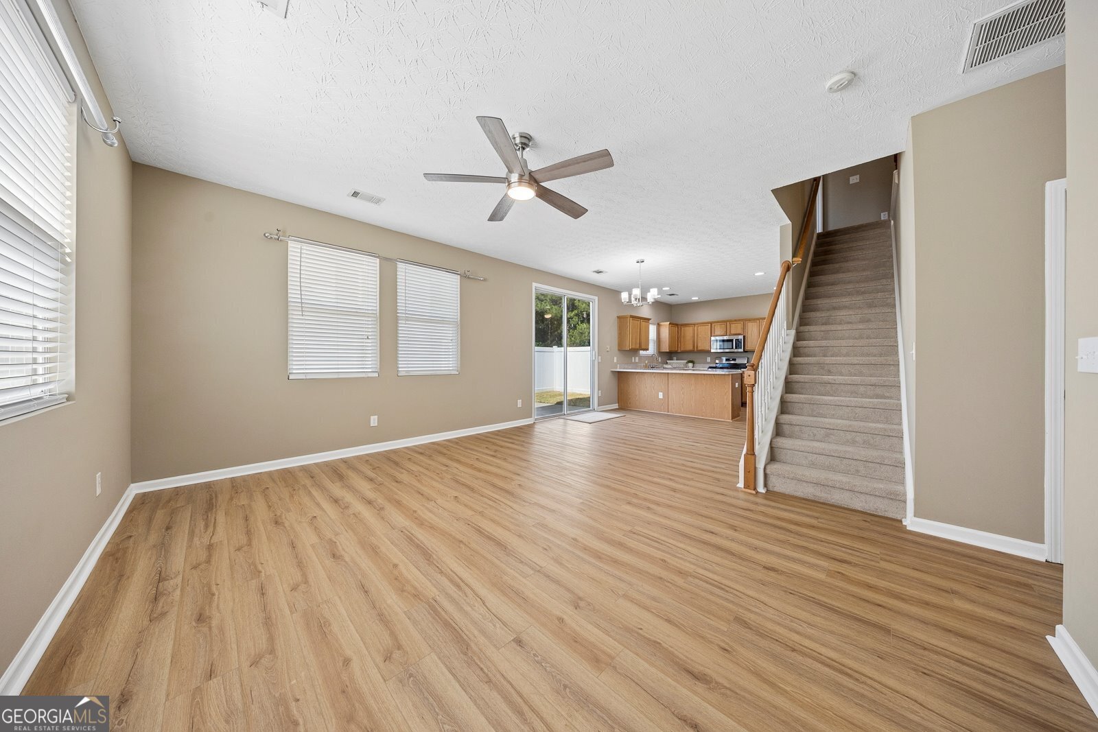 214 Hiawassee Drive Woodstock - Photo 8