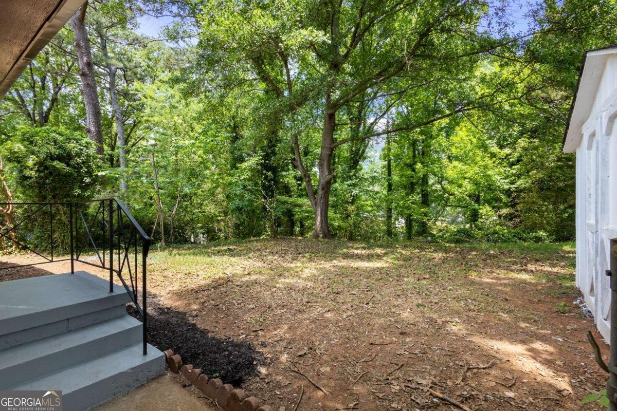 1673 Flintwood Drive Atlanta - Photo 6