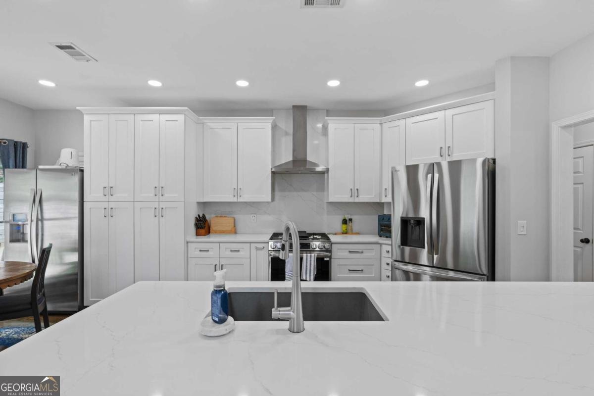 8065 Sandorn Drive Roswell - Photo 11
