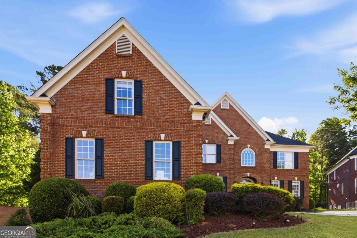 1121 Hiddenbrook Lane Suwanee - main photo