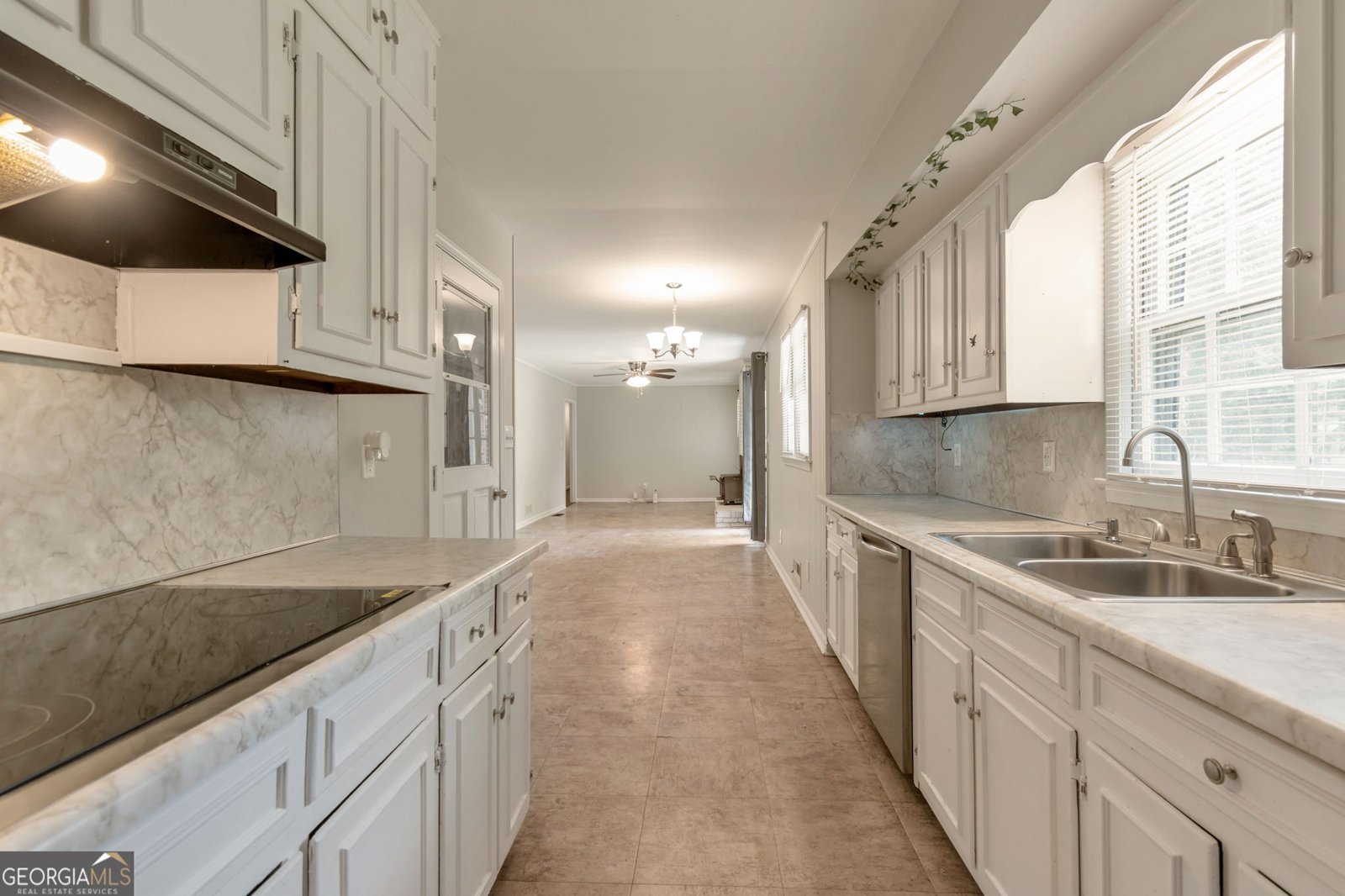 1289 Renee Drive Lilburn - Photo 12