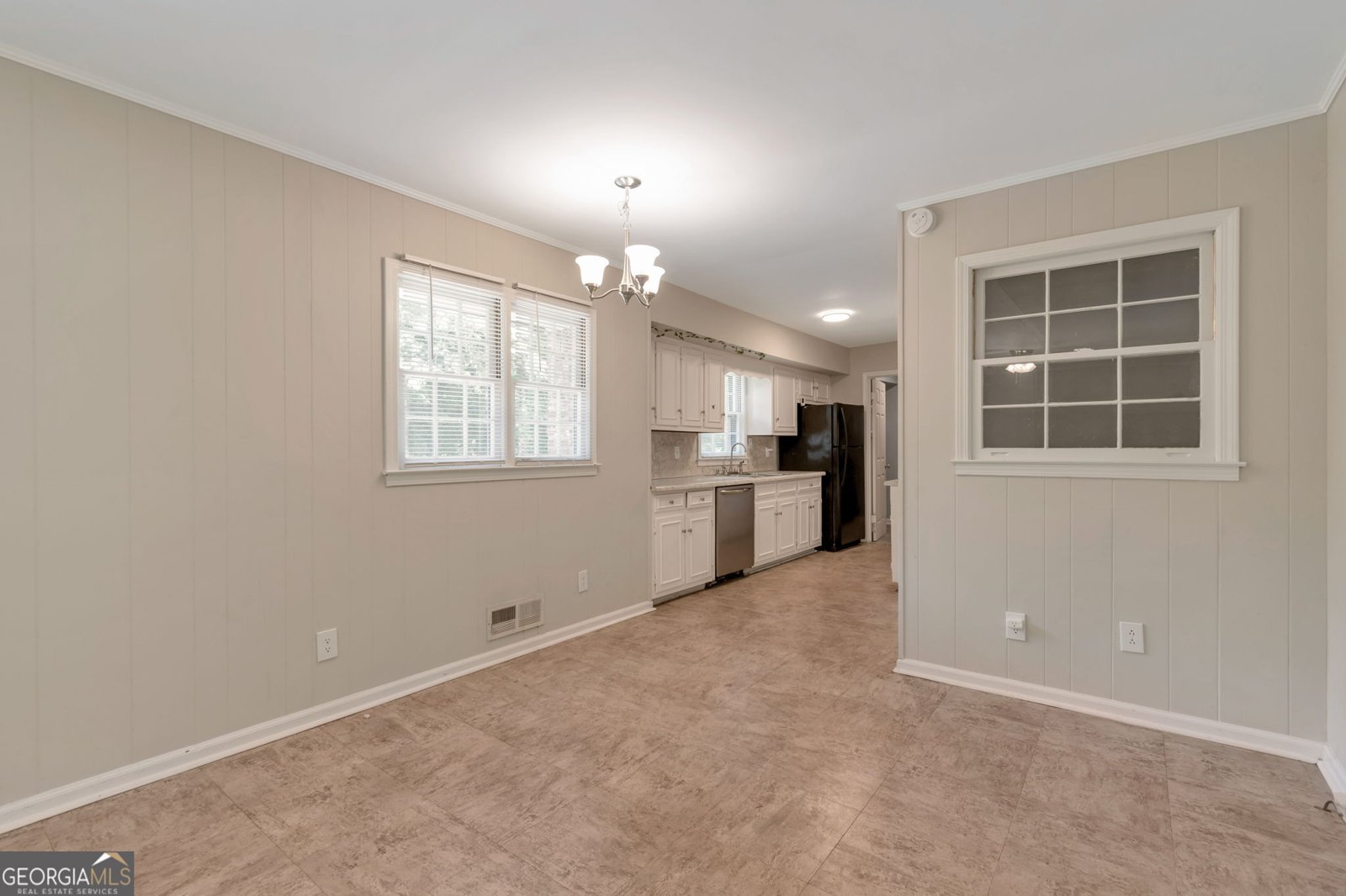 1289 Renee Drive Lilburn - Photo 9