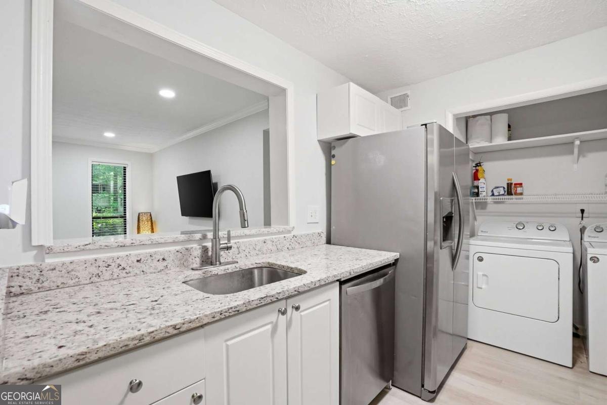 709 Summit North Drive Atlanta - Photo 11