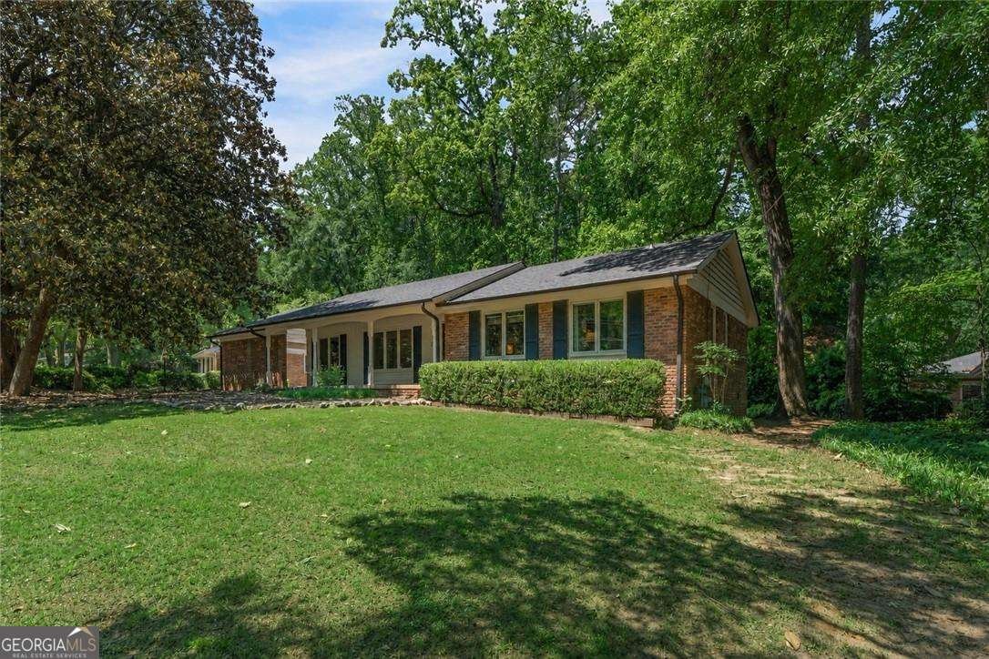 2564 Lake Flair Circle Atlanta - main photo