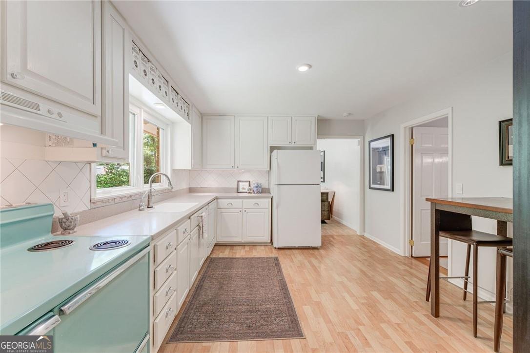 2564 Lake Flair Circle Atlanta - Photo 15
