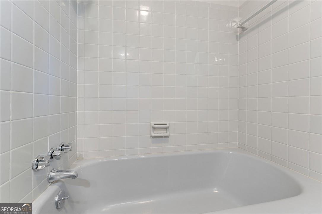2564 Lake Flair Circle Atlanta - Photo 21