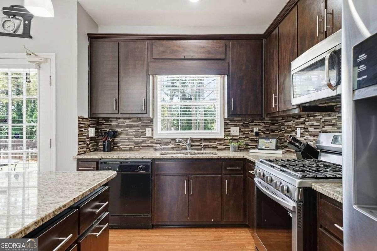 909 Shadow Ridge Circle Stockbridge - Photo 18