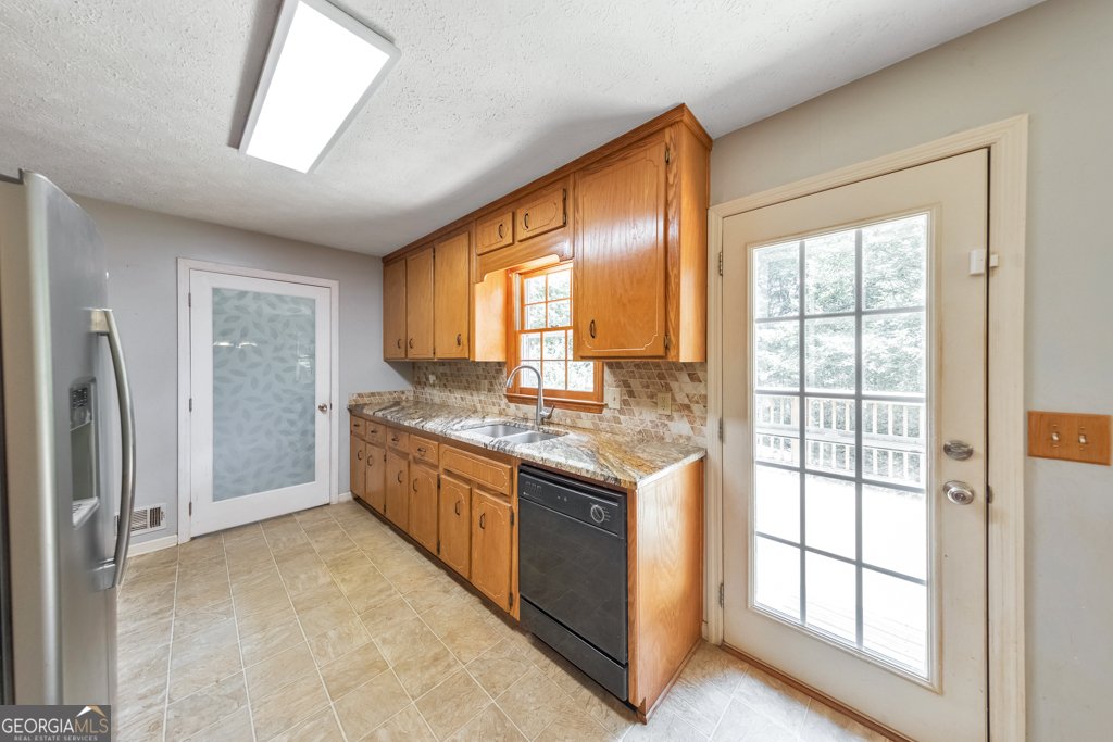 623 Peachtree Drive White - Photo 10