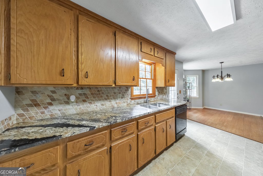 623 Peachtree Drive White - Photo 12